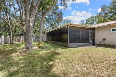 2423 Forrest Crest Cir, Lutz, FL 33549 - Photo 12