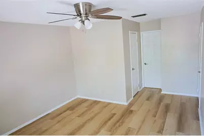 1061 85th Terrace N #C, Saint Petersburg, FL 33702 - Photo 8