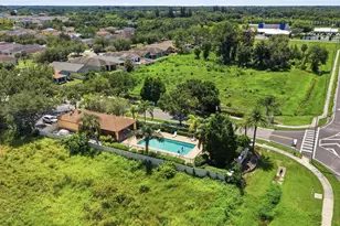 925 Windton Oak Dr, Ruskin, FL 33570 - Photo 56