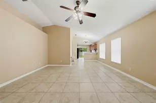 925 Windton Oak Dr, Ruskin, FL 33570 - Photo 8