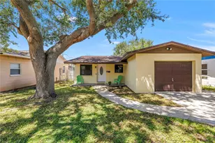 231 93rd Ave N, Saint Petersburg, FL 33702 - Photo 1