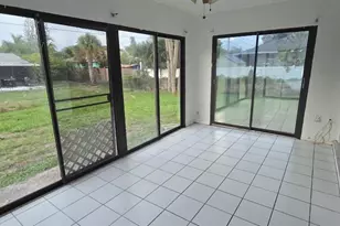 664 Cypress Rd, Venice, FL 34293 - Photo 2