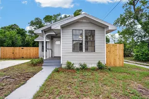 1327 35th St S, Saint Petersburg, FL 33711 - Photo 1