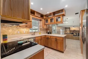 4611 Landscape Dr, Tampa, FL 33624 - Photo 18