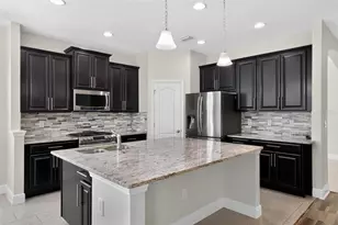 11014 Spring Point Cir, Riverview, FL 33579 - Photo 8