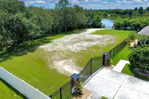 2002 Rain Dance Pl, Brandon, FL 33510 - Photo 10