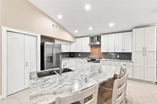 16502 Cayman Dr, Tampa, FL 33624 - Photo 4