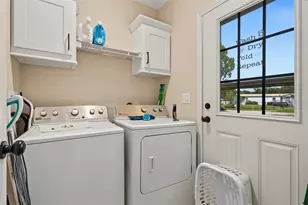 6415 Mangrove Dr, Wesley Chapel, FL 33544 - Photo 6