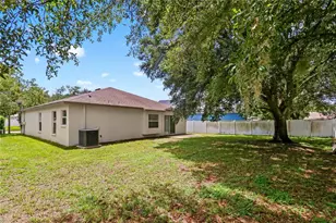 34703 Birchmont Ln, Zephyrhills, FL 33541 - Photo 8