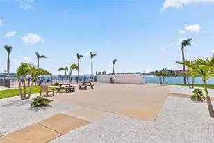 5220 Brittany Dr S, Saint Petersburg, FL 33715 - Photo 32