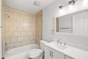 5005 Bordeaux Village Pl, Tampa, FL 33617 - Photo 12