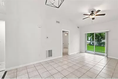 5005 Bordeaux Village Place #202, Tampa, FL 33617 - Photo 6