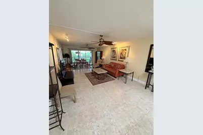 3789 46th Avenue S #202, Saint Petersburg, FL 33711 - Photo 2