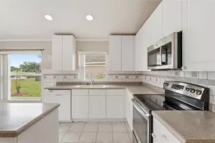 2819 Maguire Dr, Kissimmee, FL 34741 - Photo 10