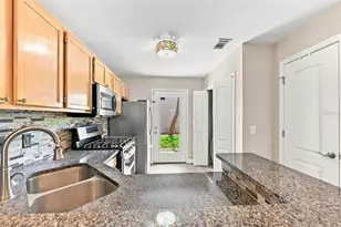 13017 Lorna Pl, Tampa, FL 33618 - Photo 10