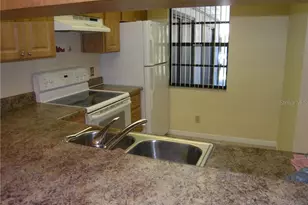 2051 Sunset Grove Ln, Clearwater, FL 33765 - Photo 4