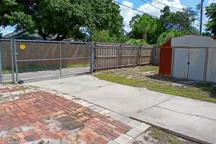 2055 28th Ave N, Saint Petersburg, FL 33713 - Photo 32
