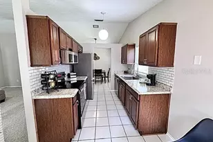 16004 Grass Lake Dr, Tampa, FL 33618 - Photo 8