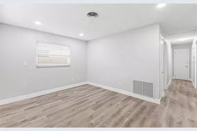 2443 26th Avenue S, Saint Petersburg, FL 33712 - Photo 4