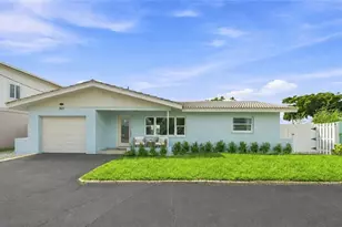 360 145th Ave E, Madeira Beach, FL 33708 - Photo 2