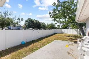 415 Maplewood Cir, Oldsmar, FL 34677 - Photo 32