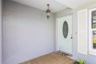 415 Maplewood Cir, Oldsmar, FL 34677 - Photo 4