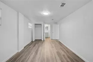810 E 120th Ave, Tampa, FL 33612 - Photo 20