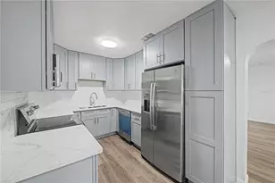 810 E 120th Ave, Tampa, FL 33612 - Photo 4