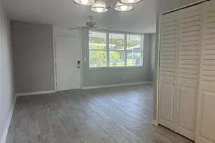 4720 Locust St NE, Saint Petersburg, FL 33703 - Photo 6