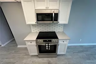 4720 Locust St NE, Saint Petersburg, FL 33703 - Photo 12