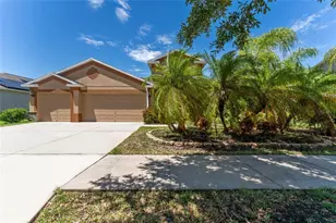 2637 Yukon Cliff Dr, Ruskin, FL 33570 - Photo 2
