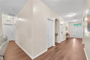1407 Rushgrove Cir, Dover, FL 33527 - Photo 12
