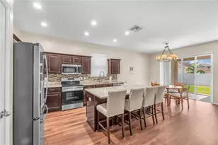 1407 Rushgrove Cir, Dover, FL 33527 - Photo 8