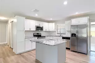 1616 E Poinsettia Ave, Tampa, FL 33612 - Photo 32