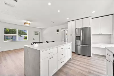933 41st Avenue NE, Saint Petersburg, FL 33703 - Photo 4
