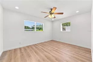 933 41st Ave NE, Saint Petersburg, FL 33703 - Photo 18