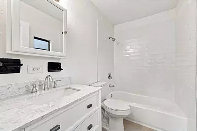 933 41st Avenue NE, Saint Petersburg, FL 33703 - Photo 16