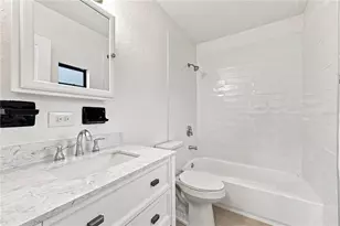 933 41st Ave NE, Saint Petersburg, FL 33703 - Photo 16