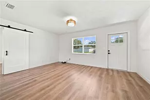 933 41st Ave NE, Saint Petersburg, FL 33703 - Photo 12