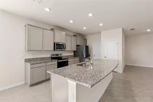 3504 Crescent Peak Wy, Plant City, FL 33565 - Photo 12