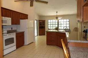 6282 Forestwood Dr E, Lakeland, FL 33811 - Photo 10