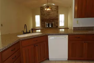 6282 Forestwood Dr E, Lakeland, FL 33811 - Photo 12