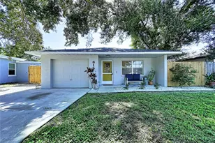 815 35th St W, Bradenton, FL 34205 - Photo 1