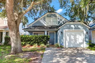 22817 St Thomas Cir, Lutz, FL 33549 - Photo 2