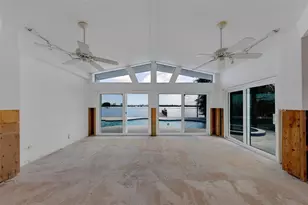814 Bay Point Dr, Madeira Beach, FL 33708 - Photo 22