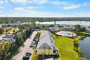 111 Sea Horse Dr SE, Saint Petersburg, FL 33705 - Photo 6