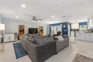 1305 Windjammer Pl, Valrico, FL 33594 - Photo 10