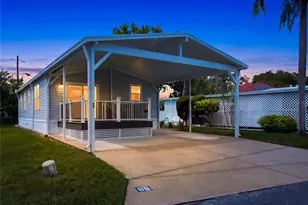 980 7th St NW, Largo, FL 33770 - Photo 2