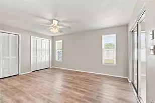 527 Wayfarer Dr, Tarpon Springs, FL 34689 - Photo 16
