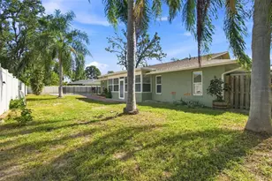 527 Wayfarer Dr, Tarpon Springs, FL 34689 - Photo 32
